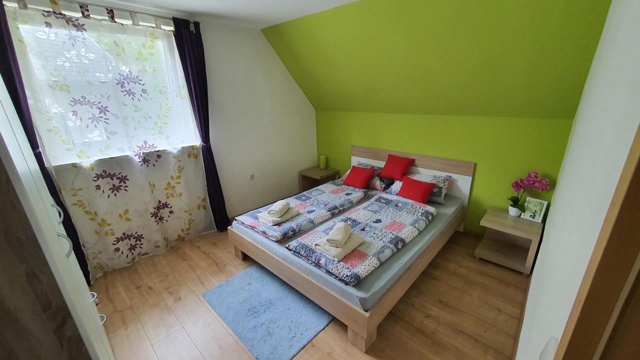 Apartment Tijana Nomenj Luaran gambar