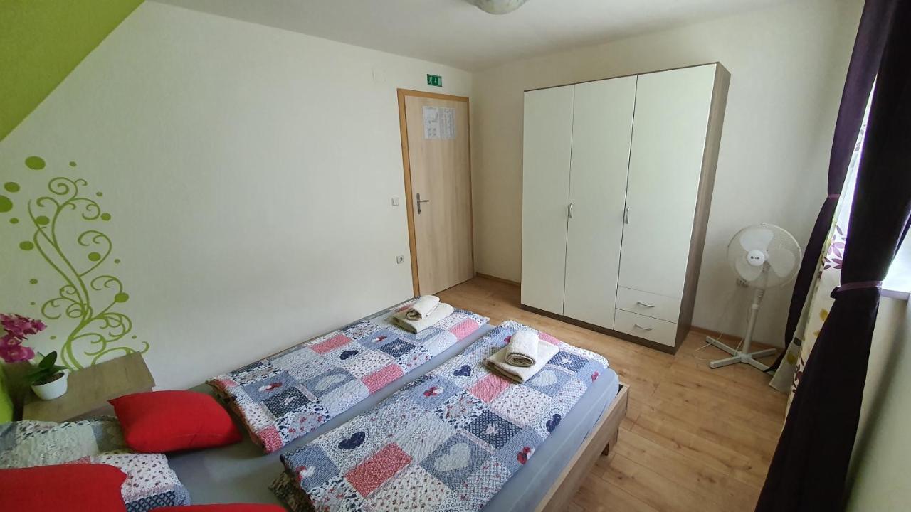 Apartment Tijana Nomenj Luaran gambar